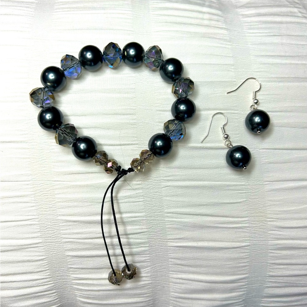 Grey bracel and earrings set